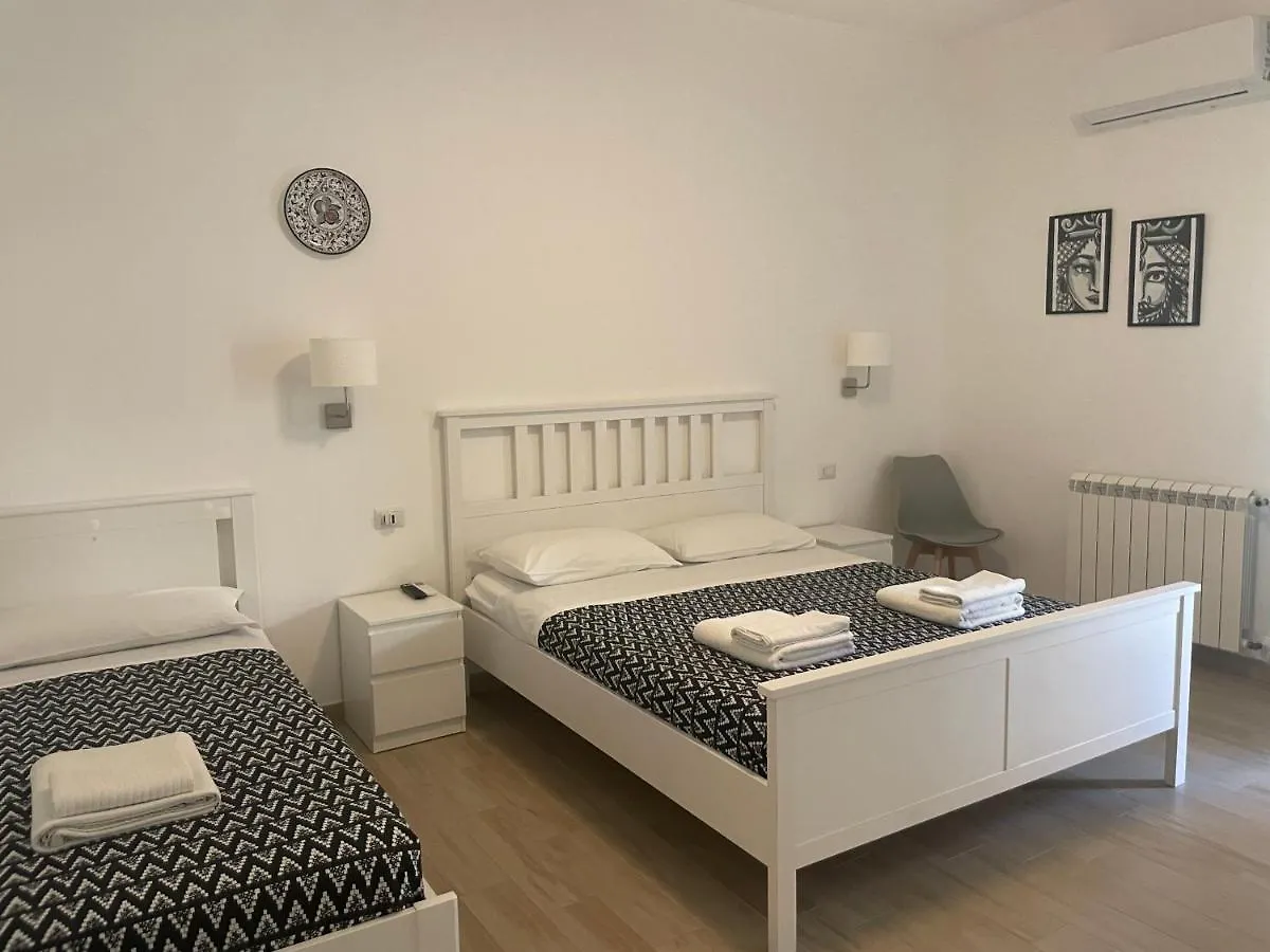 Anto'S Apartment - Giardini Naxos Nyaraló